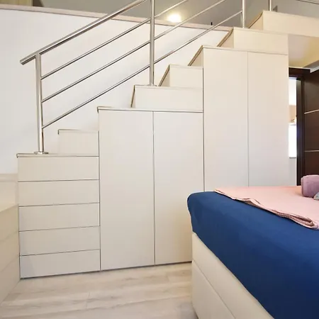 Apartment Luxury 600 From The *