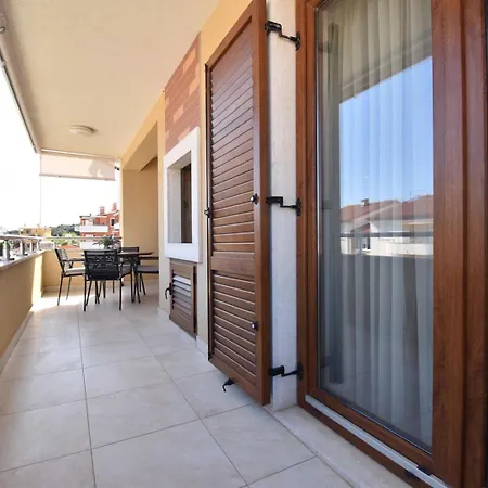 Apartment Luxury 600 From The *