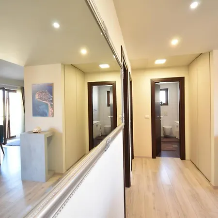 Apartment Luxury 600 From The *
