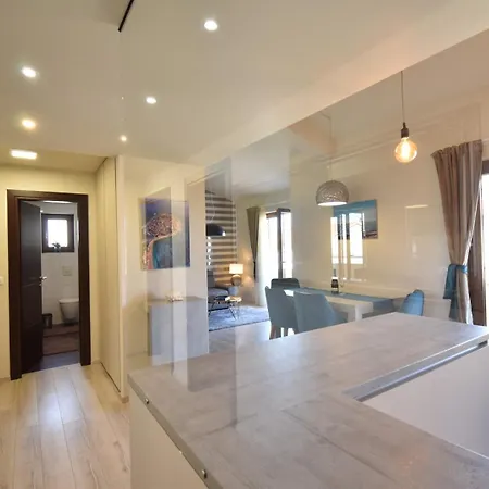 Apartment Luxury 600 From The